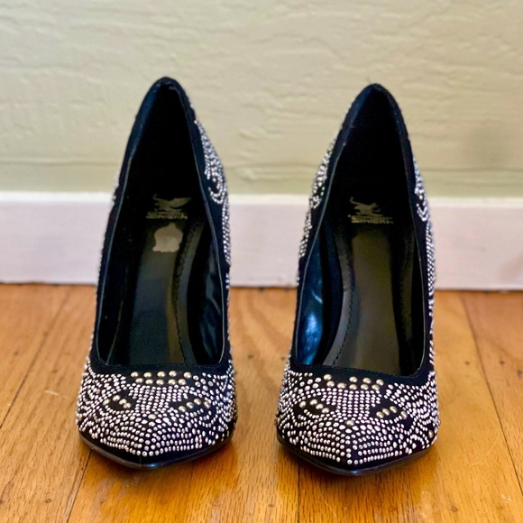 Gorgeous, comfortable pumps - Picture 3 of 5